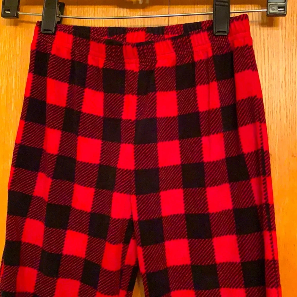 Carter’s boys size 7 red black Buffalo check plaid pajama pants fleece like new